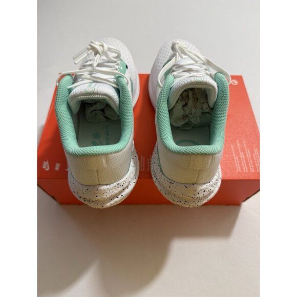 New Women’s Size 8 - Nike Air Winflo 10 White Emerald Rise FN7106 100 - Picture 8 of 10